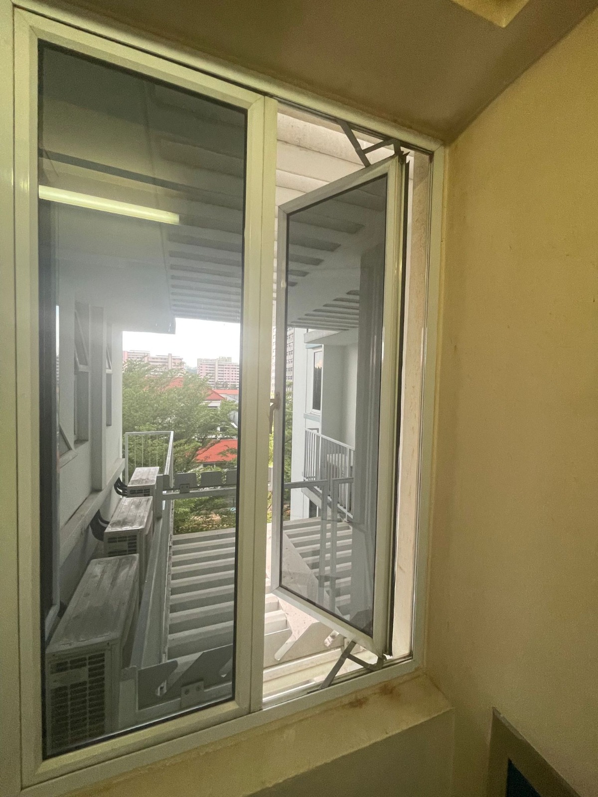 Swift and Reliable Glass Door Repair in Singapore: Your Go-To Service